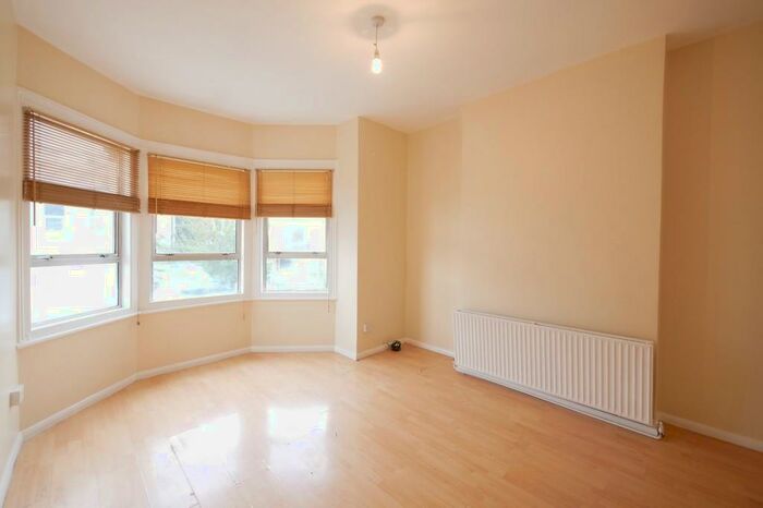 1 Bedroom Apartment To Rent In Wightman Road, London, N4