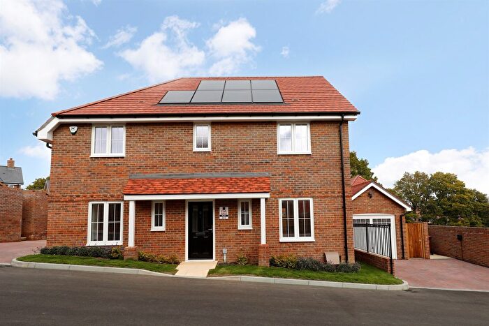 4 Bedroom Detached House For Sale In The Nightingales, Crowborough, TN6