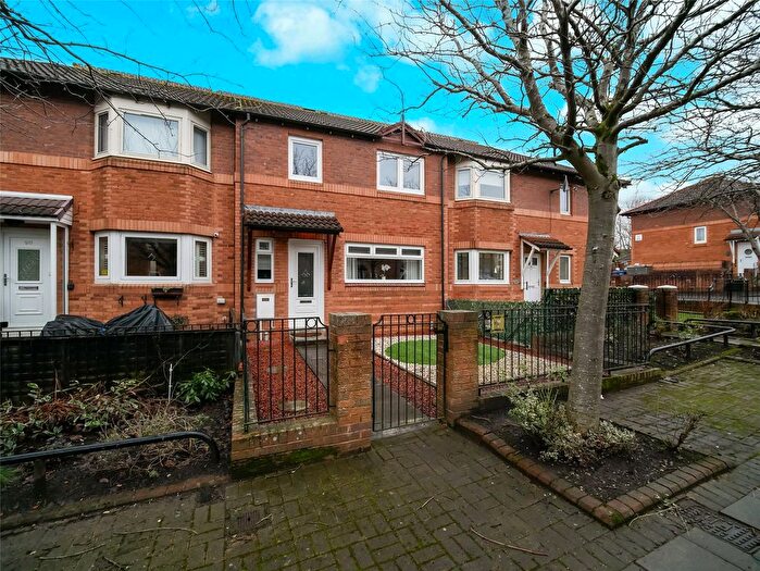 3 Bedroom Terraced House For Sale In Castlelaw Gardens, Glasgow, Glasgow City, G32