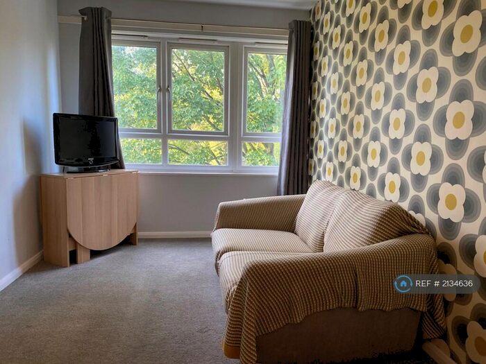 2 Bedroom Flat To Rent In Hilldrop Crescent, London, N7