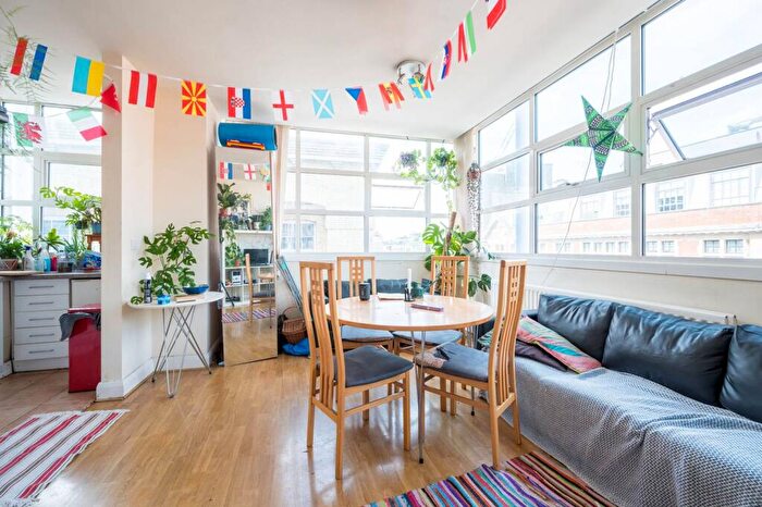 2 Bedroom Flat To Rent In Sycamore Street, Clerkenwell, London, EC1Y