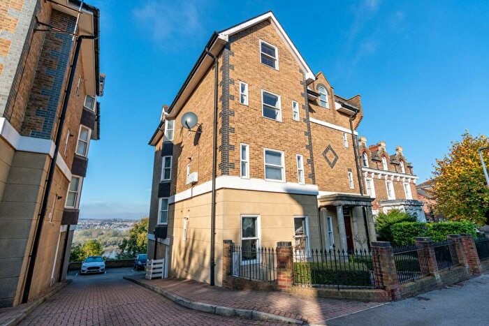 1 Bedroom Flat To Rent In Sandringham House, St. Margaret`s Street, Rochester, Kent, ME1
