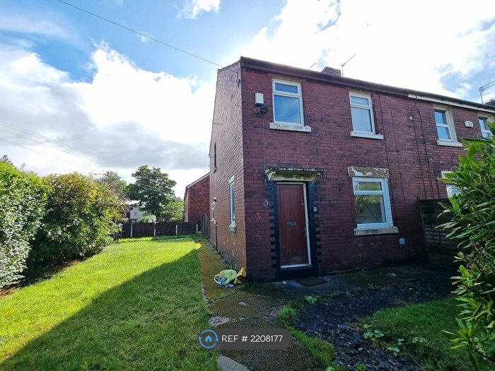 3 Bedroom Semi-Detached House To Rent In Polefield Approach, Prestwich, Manchester, M25