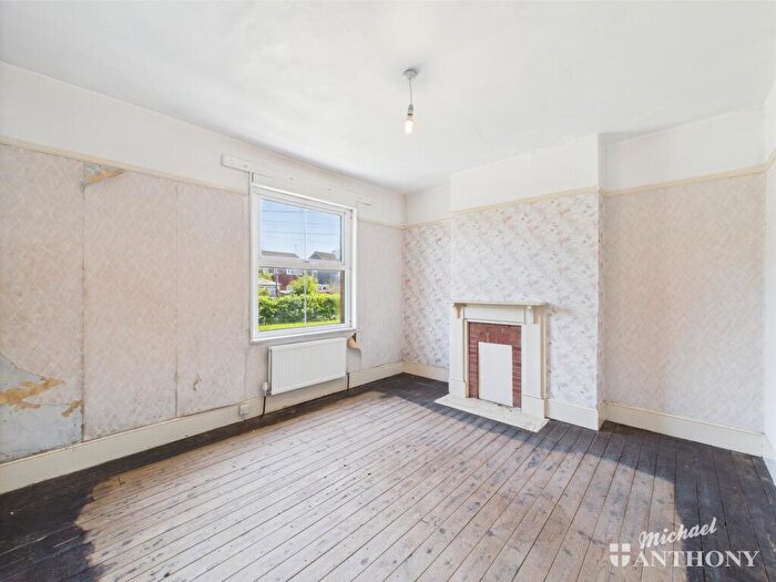 2 Bedroom Terraced House For Sale In High Street South, Stewkley, Leighton Buzzard, LU7