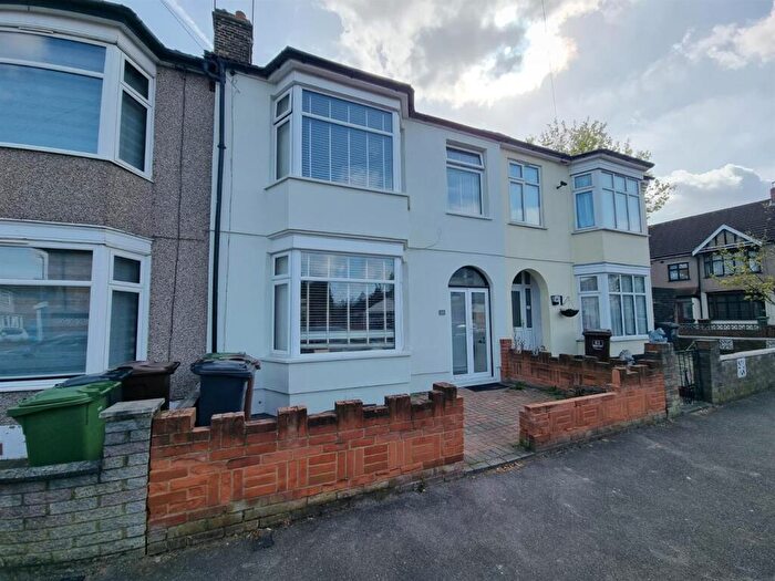 3 Bedroom Terraced House To Rent In Farrance Road, Romford, RM6