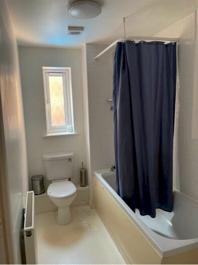 2 Bedroom Flat To Rent In Templars Court, New Road, Radford, NG7