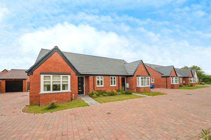 2 Bedroom Semi-Detached Bungalow For Sale In Geeson Road, Drakes Broughton, Pershore, WR10