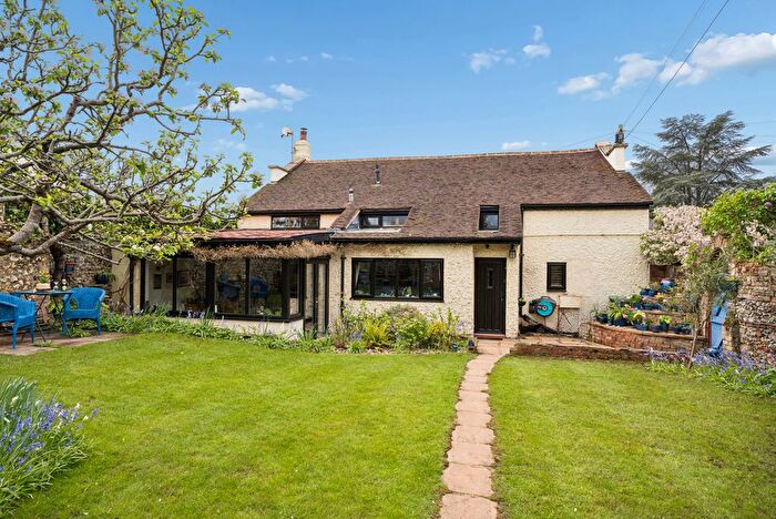 4 Bedroom Detached House For Sale In Marlow Road, Bourne End, SL8