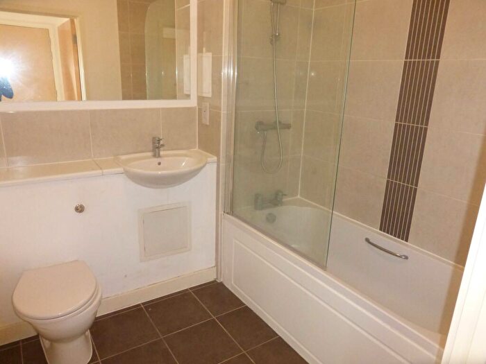 1 Bedroom Flat To Rent In Cedars Avenue, Mitcham, CR4