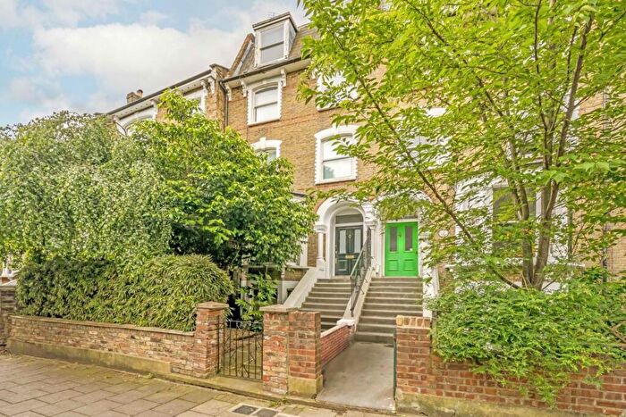 5 Bedroom House For Sale In Amhurst Road, Stoke Newington, N16