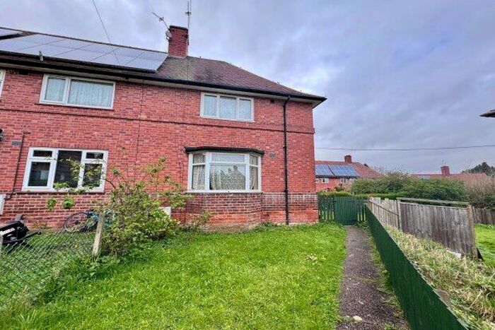 2 Bedroom Property To Rent In Tiverton Close, Nottingham, NG8