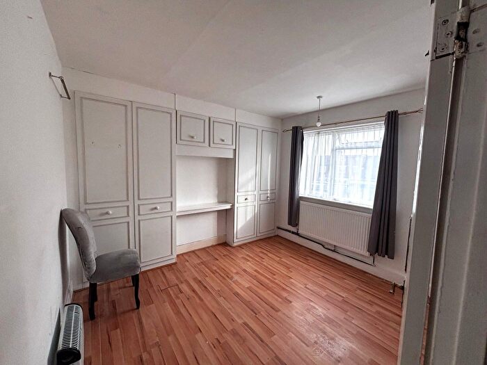4 Bedroom End Of Terrace House To Rent In Stokes Road, London, E6