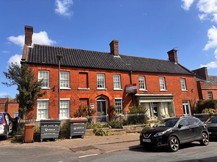 House For Sale In Carlton & Melton Houses, Market Place, Reepham, Norwich, Norfolk, NR10