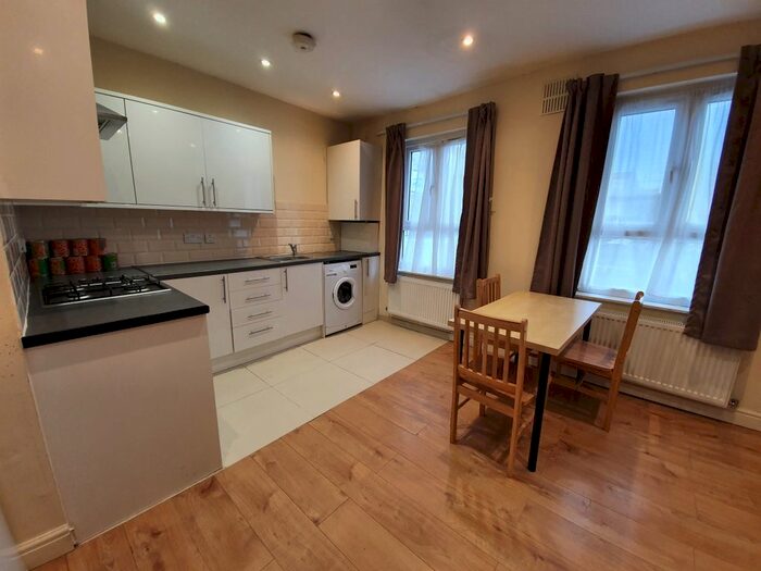 1 Bedroom Flat To Rent In Green Lanes, Haringey, London, N8