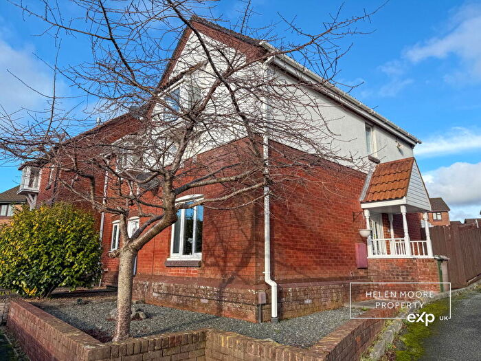 2 Bedroom End Of Terrace House For Sale In Great Park Close, Plympton, Devon, PL7