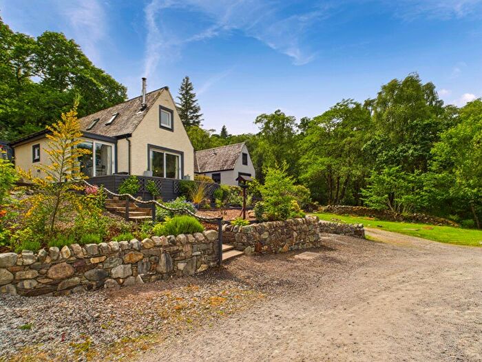 3 Bedroom Detached House For Sale In West Drive, Ardbrecknish, By Loch Awe, Argyll, PA33