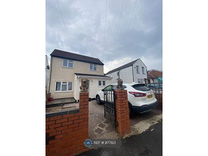 3 Bedroom Flat To Rent In Corbins Lane, Harrow, HA2