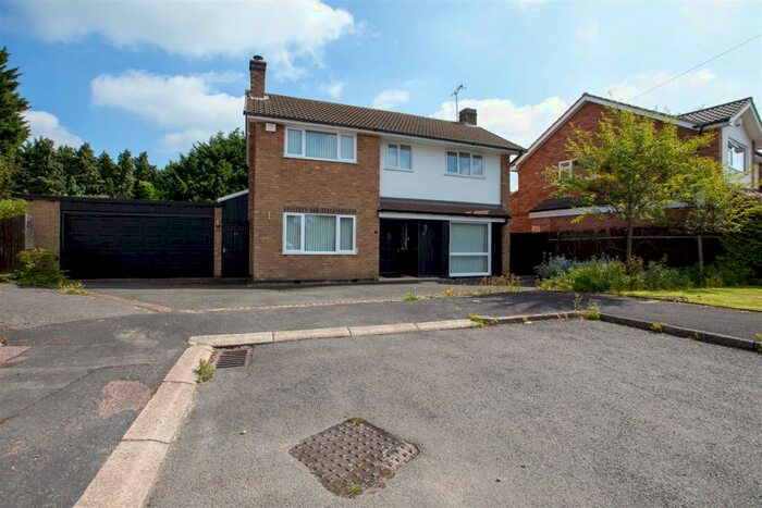 4 Bedroom Detached House To Rent In Holme Drive, Oadby, Leicester, LE2