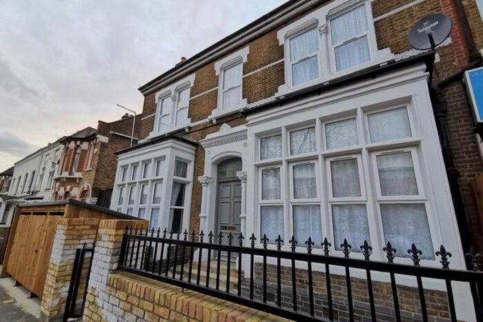 2 Bedroom Flat To Rent In Barking Road, London, London, E13