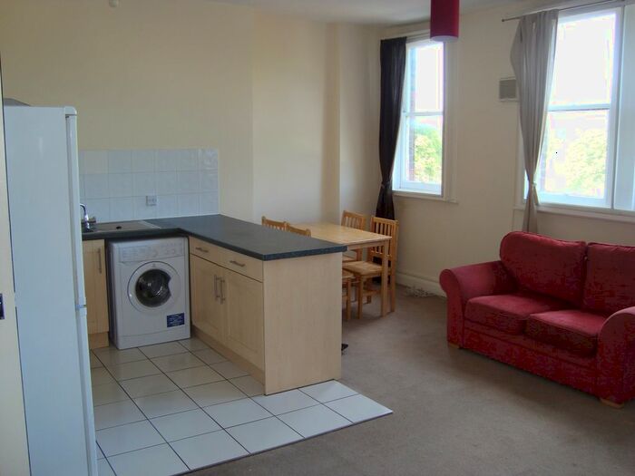 1 Bedroom Flat To Rent In Streatham High Road, Streatham, SW16