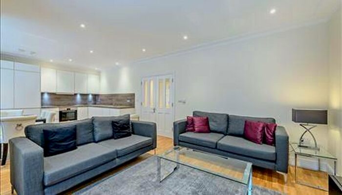 2 Bedroom Flat To Rent In Hamlet Gardens, Ravenscourt Park, London, W6