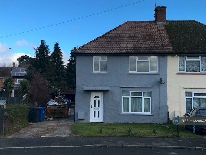 3 Bedroom Semi-Detached House To Rent In Lancaster Road, Maidenhead, SL6