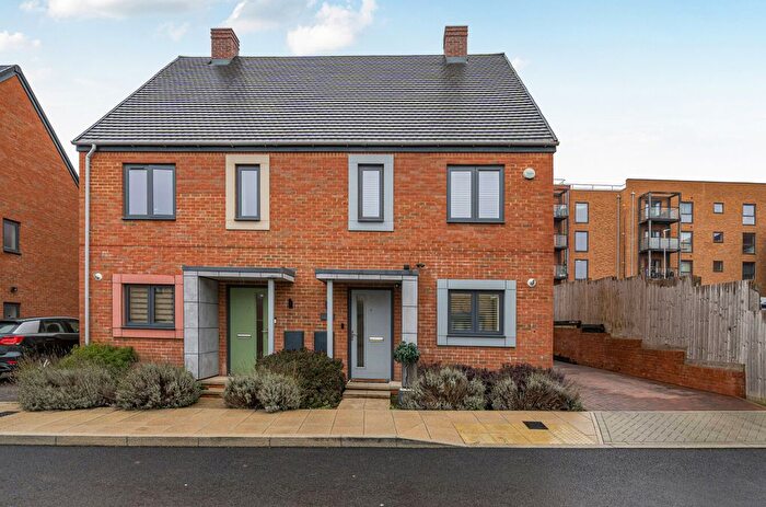 3 Bedroom Semi-Detached House For Sale In Tomalin Drive, Ebbsfleet Valley, Swanscombe, DA10