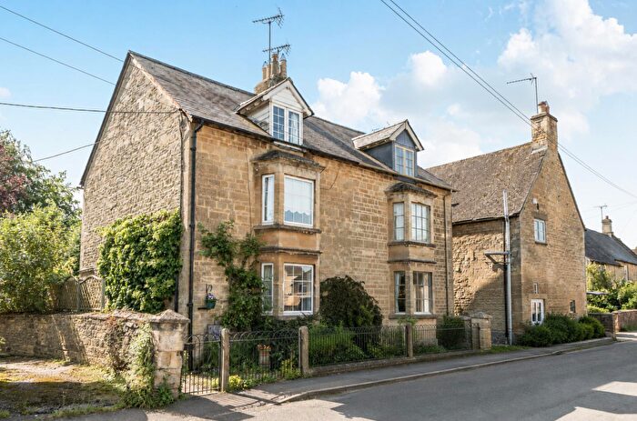 3 Bedroom Semi-Detached House For Sale In High Street, Milton-Under-Wychwood, Chipping Norton, OX7