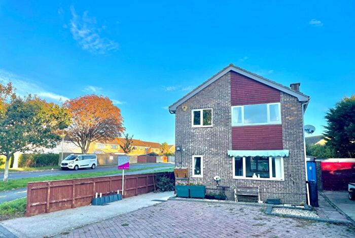 4 Bedroom Detached House For Sale In Stoborough Close, Weymouth, DT3