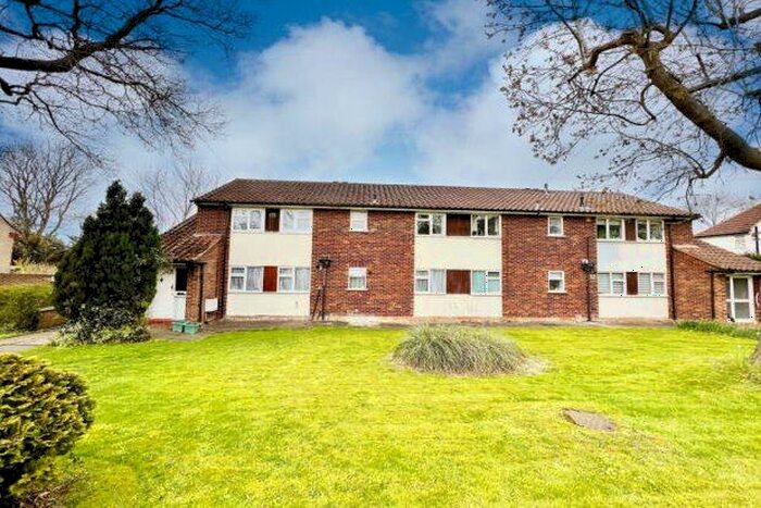 2 Bedroom Maisonette To Rent In Icknield Way, Letchworth Garden City, SG6