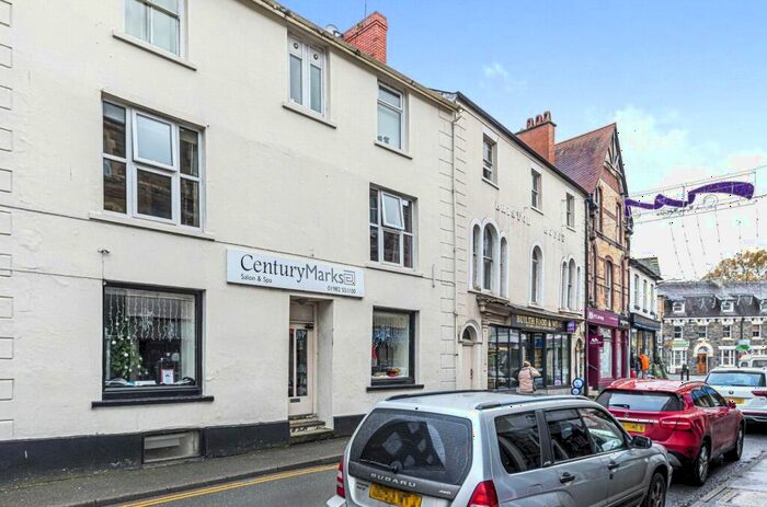 1 Bedroom Apartment To Rent In High Street, Builth Wells, Powys, LD2
