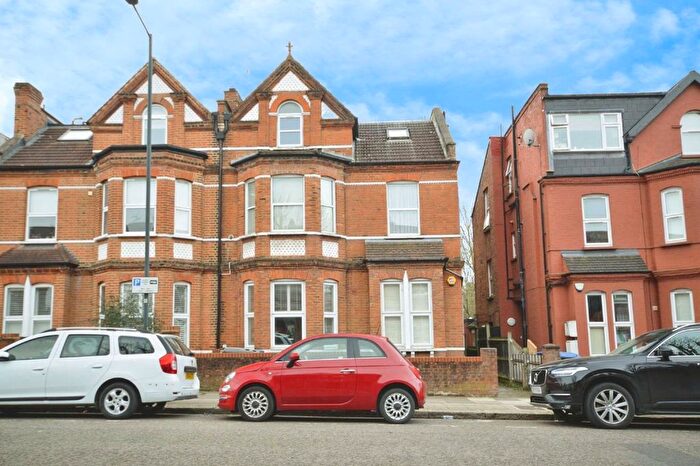 2 Bedroom Flat To Rent In St. Pauls Avenue, Willesden Green, NW2
