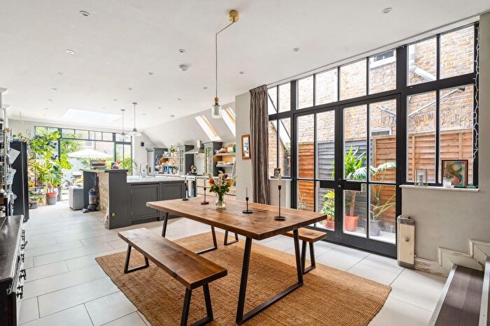5 Bedroom Terraced House For Sale In Baldwyn Gardens, Acton, London, W3