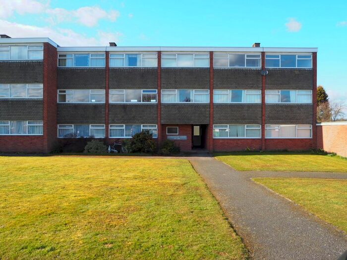 2 Bedroom Flat For Sale In Leomansley Court, Lichfield, WS13