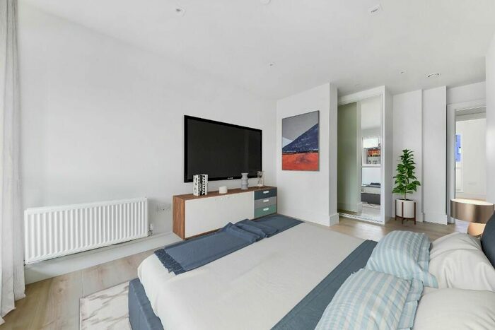 3 Bedroom Flat To Rent In Olympic Way, Wembley, HA9