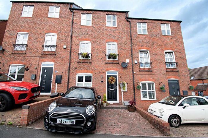 4 Bedroom Property For Sale In Blacksmith Croft, Marehay, Ripley, DE5