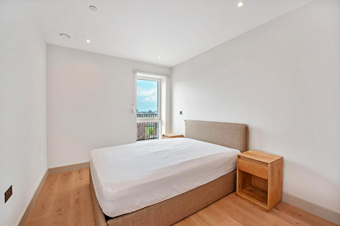 3 Bedroom Apartment To Rent In The Draper, Draycote House, Colindale, NW9