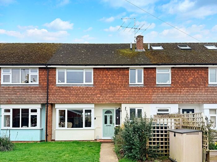 3 Bedroom Terraced House For Sale In Laggots Close, Hinton Waldrist, SN7