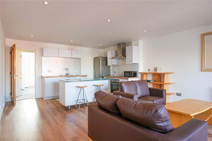 2 Bedroom Apartment To Rent In Queens Road, Reading, Berkshire, RG1