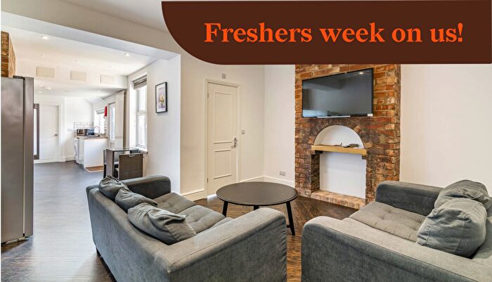 5 Bedroom Terraced House To Rent In Bed Student Property | Offer: Freshers Week Tickets, LN5