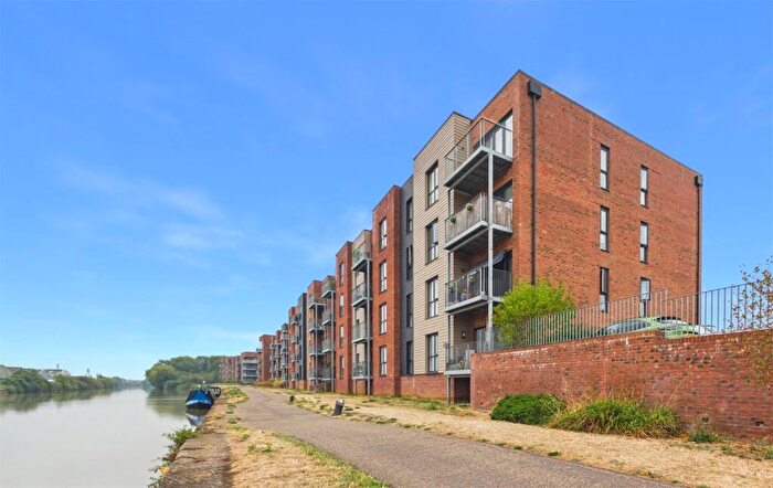 2 Bedroom Apartment For Sale In Hobbs Way, Gloucester, Gloucestershire, GL2