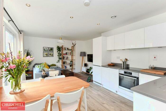 1 Bedroom Flat To Rent In Hoffmans Road, Walthamstow, London, E17