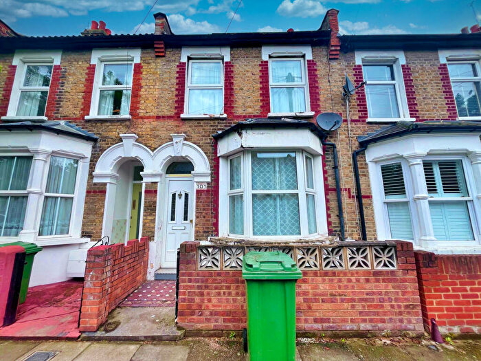 3 Bedroom Terraced House To Rent In Humberstone Road, Plaistow, E13