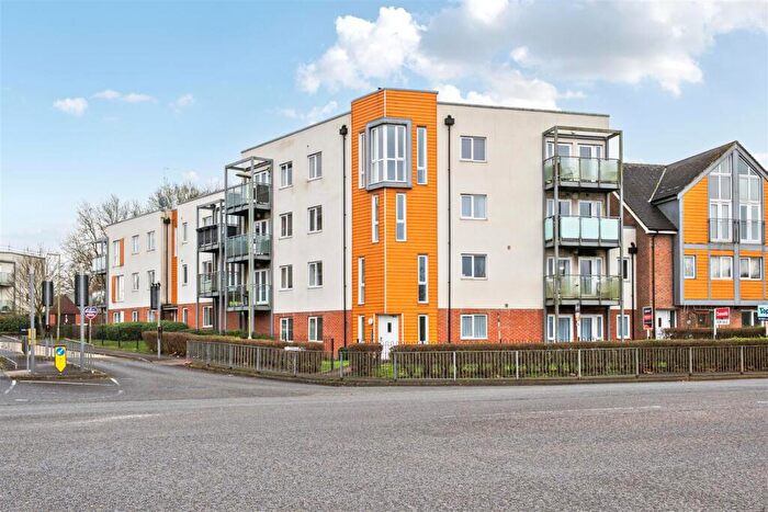 2 Bedroom Flat To Rent In John Hunt Drive, Basingstoke, Hants, RG24