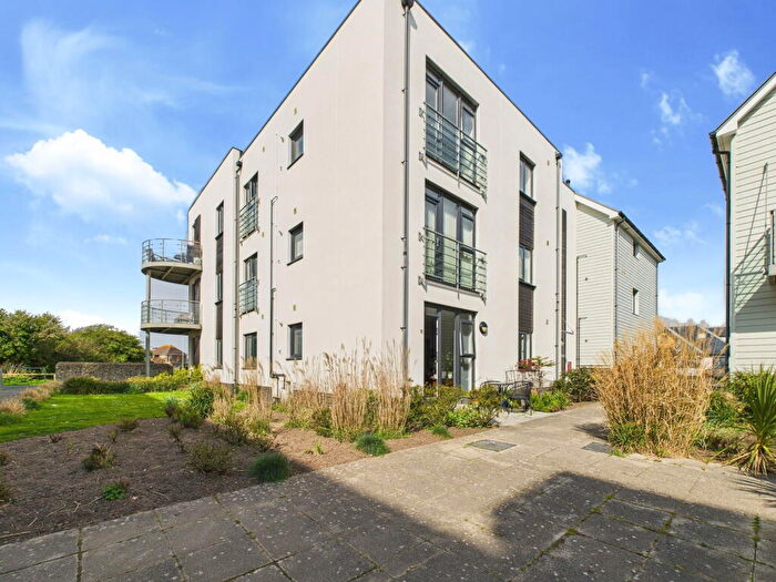 1 Bedroom Flat For Sale In Eirene Road, Goring-by-Sea, Worthing, BN12