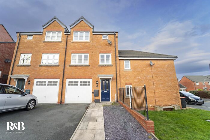 4 Bedroom Town House For Sale In Chaffinch Close, Heysham, Morecambe, LA3