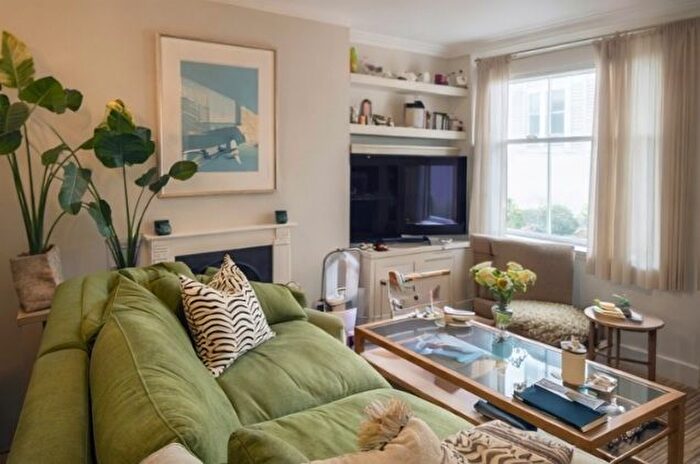 1 Bedroom Flat To Rent In Mirabel Road, London, SW6