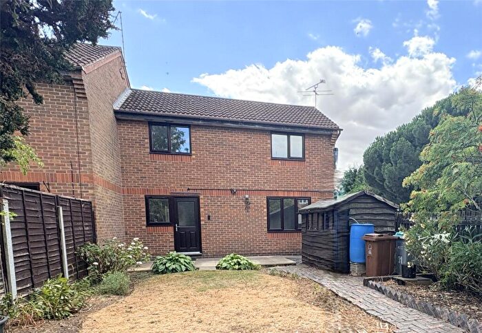 3 Bedroom Semi-Detached House To Rent In Cardinal Hinsley Close, Newark, Nottinghamshire, NG24
