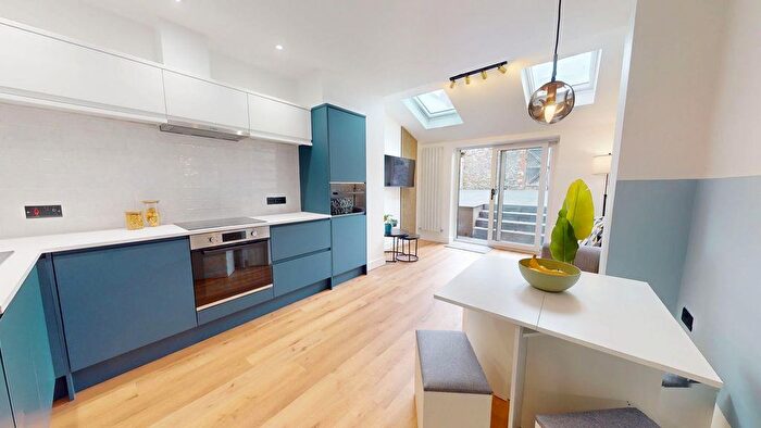 1 Bedroom Flat To Rent In Monthermer Road, Cathays, Cardiff, CF24