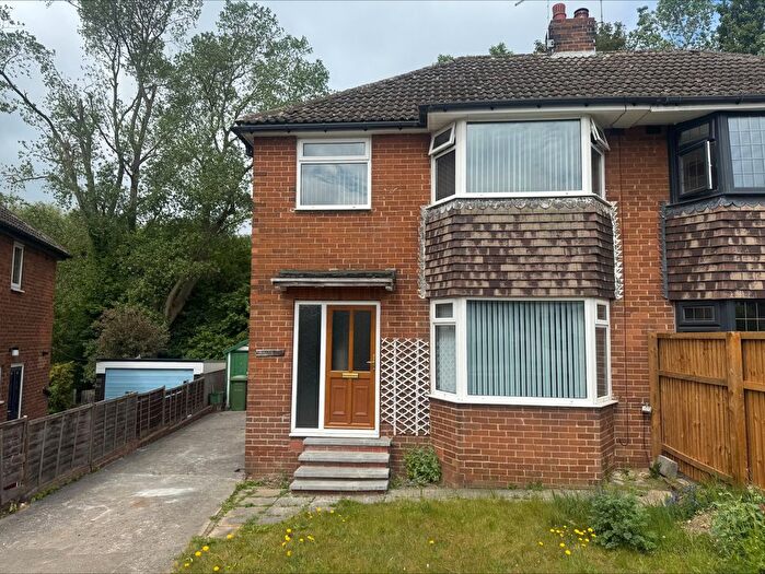 3 Bedroom Semi-Detached House To Rent In Woolgreaves Drive, WF2